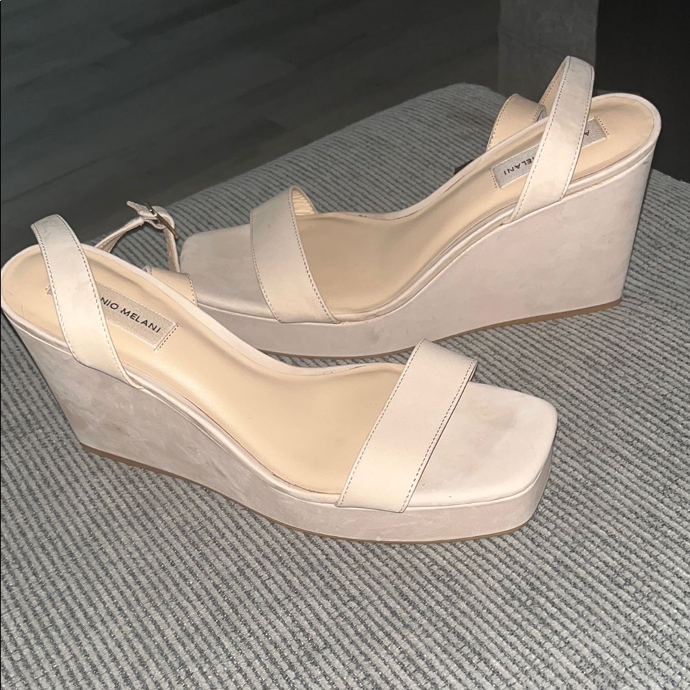 ANTONIO MELANI Cream Wedge Shoes with Minimalist Design